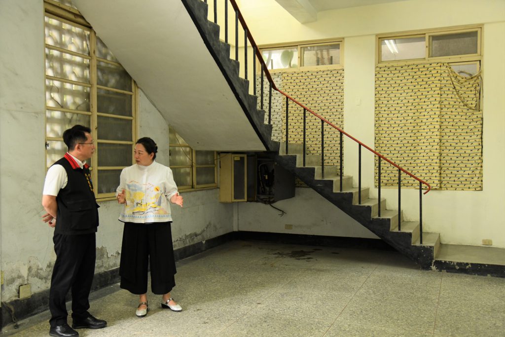 縣長徐榛蔚會勘閒置建築 藉空間活化鼓勵青年投入地方創生缩略图