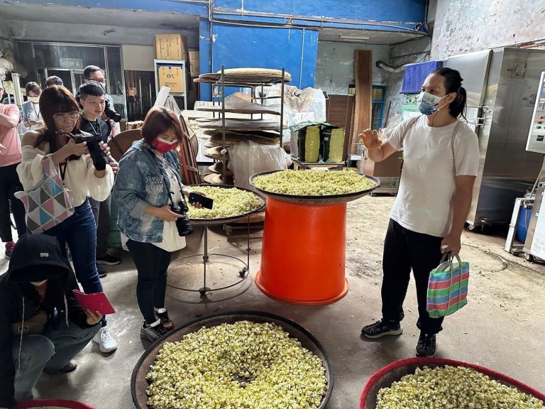 花蓮縣政府辦理2天1夜踩線團 推廣瑞穗柚花季與馬太鞍螢火蟲生態之美缩略图