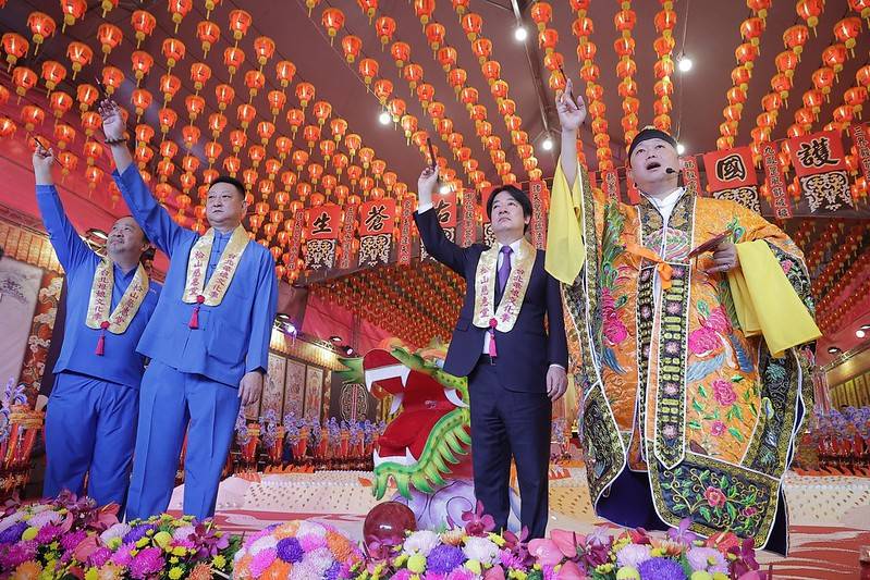 【出席松山慈惠堂母娘文化季活動 副總統為米龍開光 祈願國民平安】缩略图