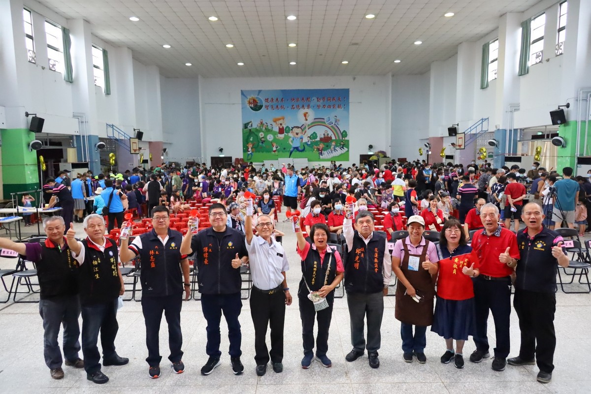 【新城鄉福兔迎祥慶端午 何禮臺團隊推動文化傳承 吸引100組上千名鄉親包粽子共享端午盛宴】缩略图