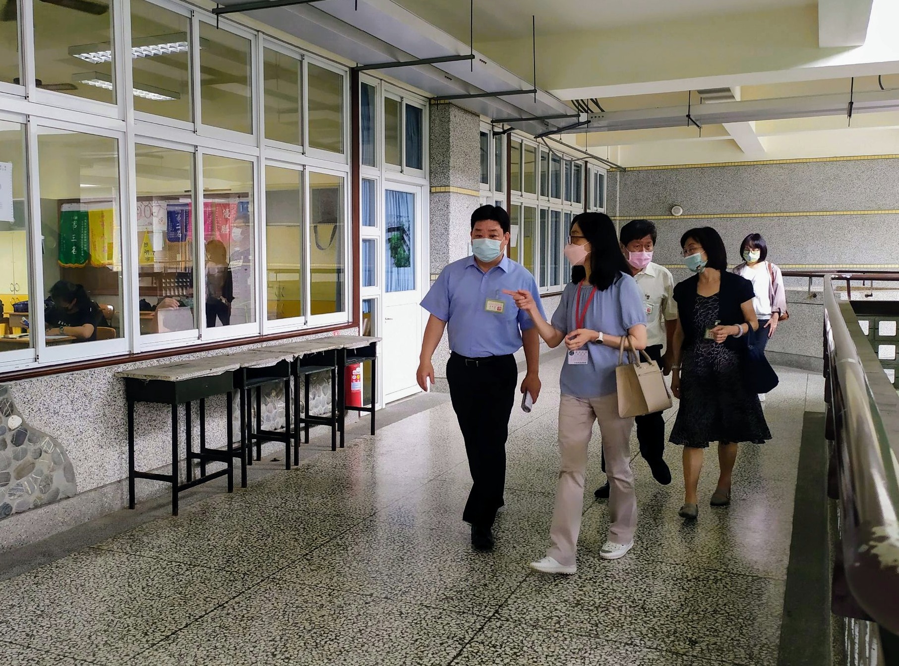【112年公務人員特種考試警察人員、一般警察人員、國家安全局國家安全情報人員考試及112年特種考試交通事業鐵路人員、退除役軍人轉任公務人員考試今日起登場 到考率為75.61%】缩略图