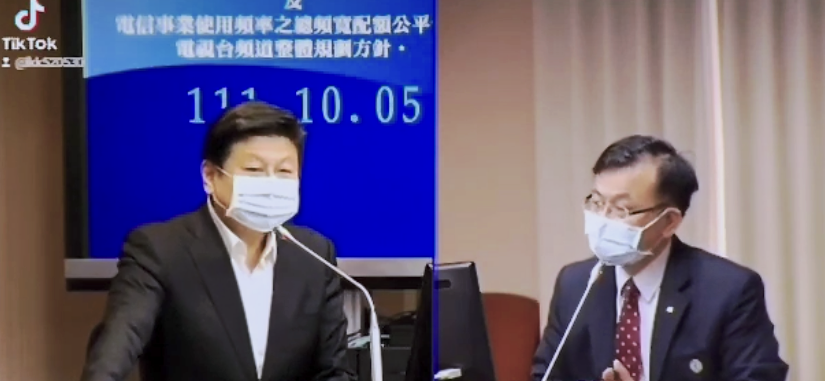 【校正回歸》烏賊戰術潑糞傅崐萁 是為報復立院監督？！】缩略图