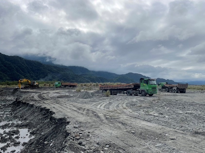 【中央地方合作持續清疏 增加河防安全並兼顧穩定砂石供應】缩略图