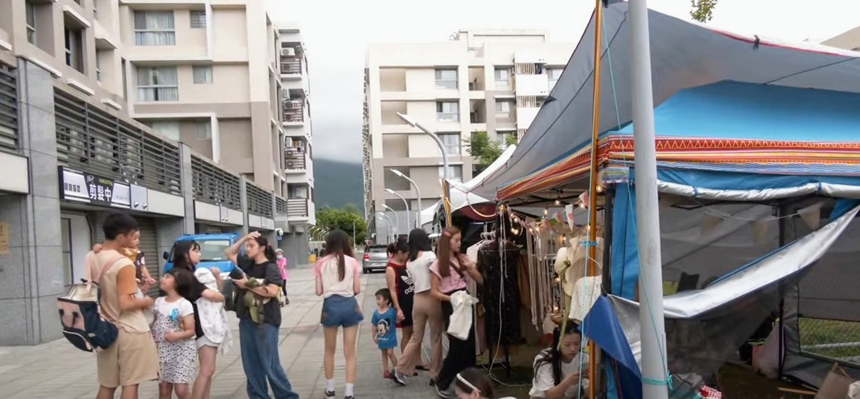 【青年住宅假日市集試辦活化社區休閒及運動空間 管委會收集現場意見擬定九月延續辦理且免場地費】缩略图