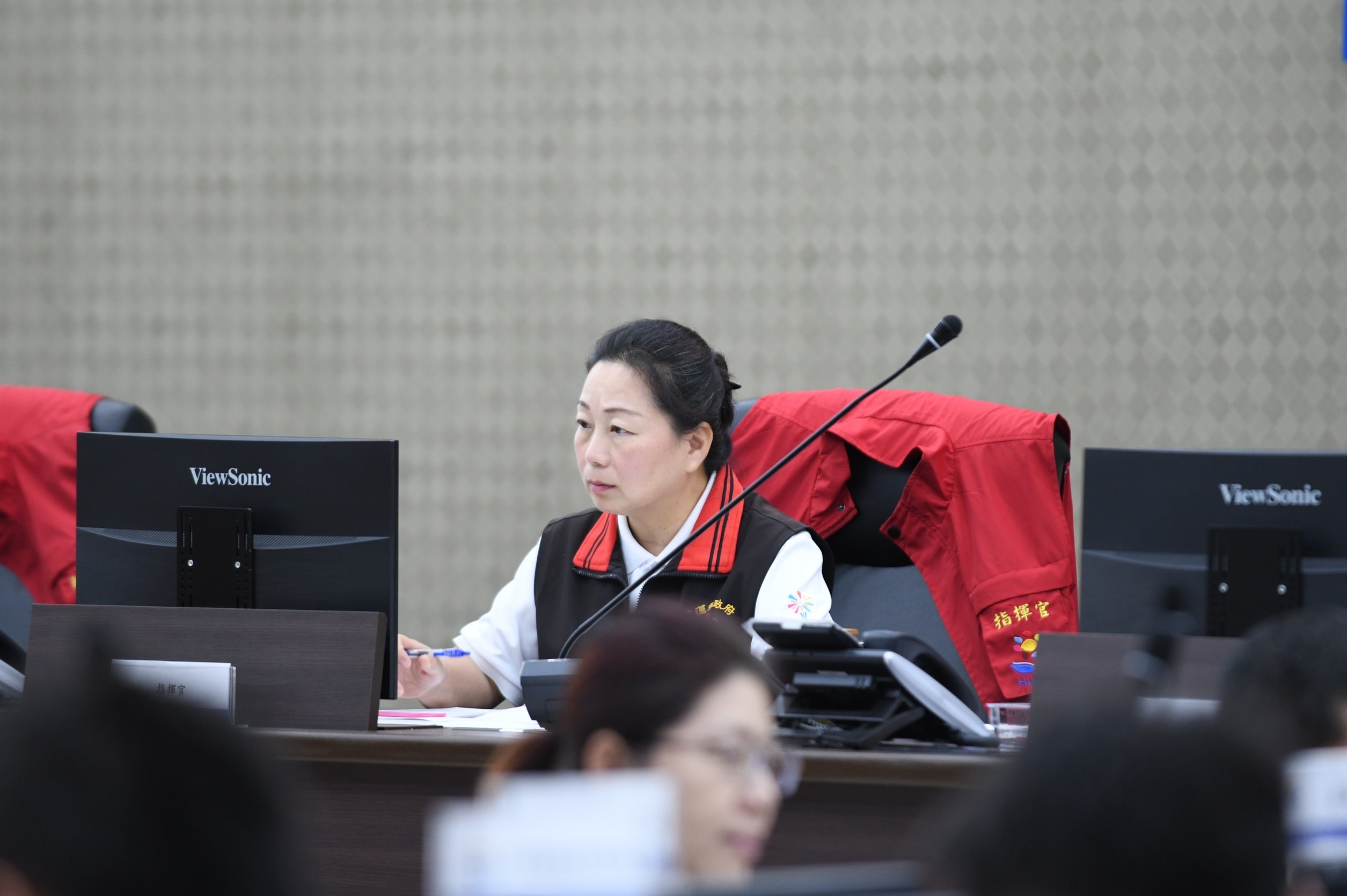 【中度颱風小犬逐漸逼近台灣 花蓮縣長徐榛蔚坐鎮災防中心指揮調度 嚴正以待】缩略图