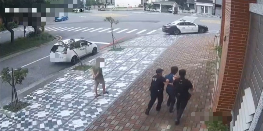 【男子酒醉恐嚇裝修工人 花警強勢壓制化解危機】缩略图