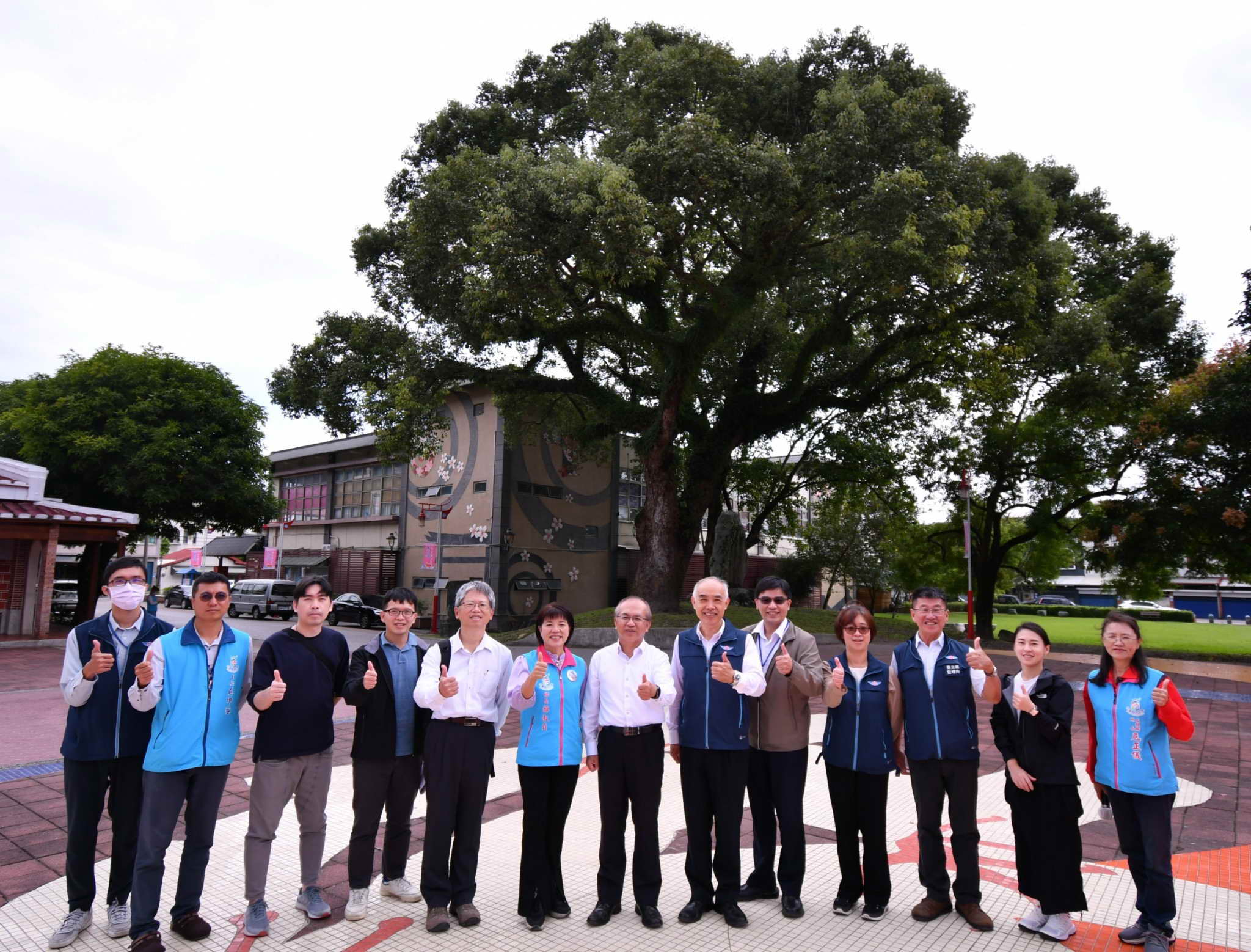 【吉安幸福巴士溫馨接駁陪伴鄉親 交通部陳政務次長親臨肯定】缩略图