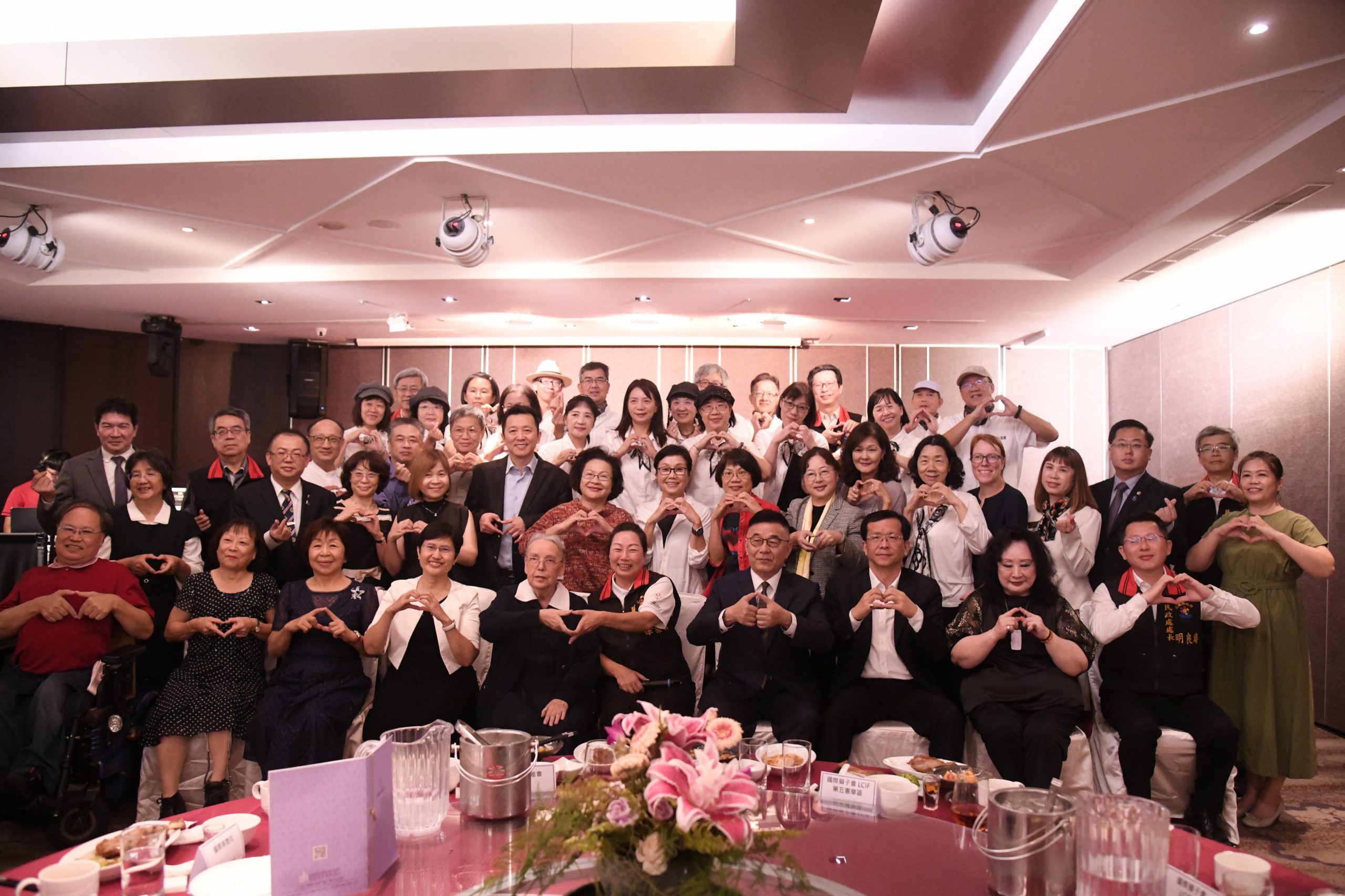 【歡送德國宣教士顧媽媽退休餐會 縣長徐榛蔚暖心給予祝福】缩略图