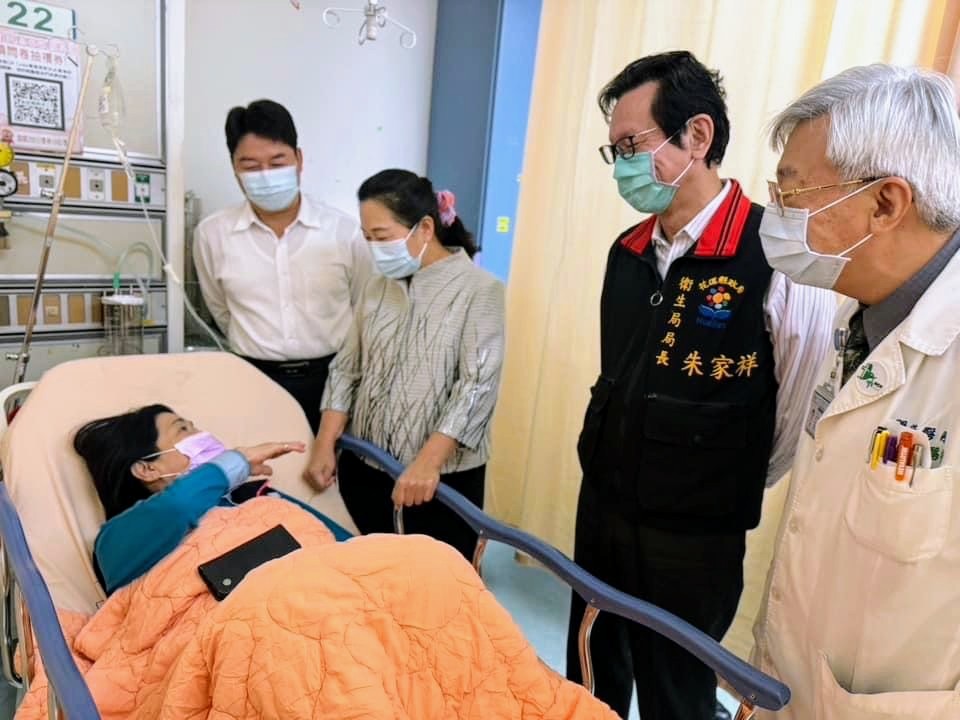 【花蓮道路建設刻不容緩》不滿道路經費遭刪減 縣府深表遺憾 議員心臟不適急送醫 縣長探視不捨】缩略图