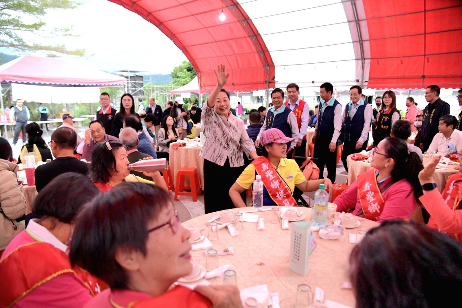 【112年度壽豐鄉農會慶祝農民節表彰大會 徐榛蔚肯定農友辛勤付出培育優良農產品】缩略图