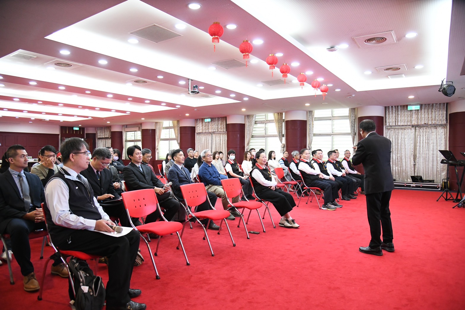 【縣府十二月份祈禱早餐會 徐榛蔚勤勉同仁修身自省、回饋在地】缩略图