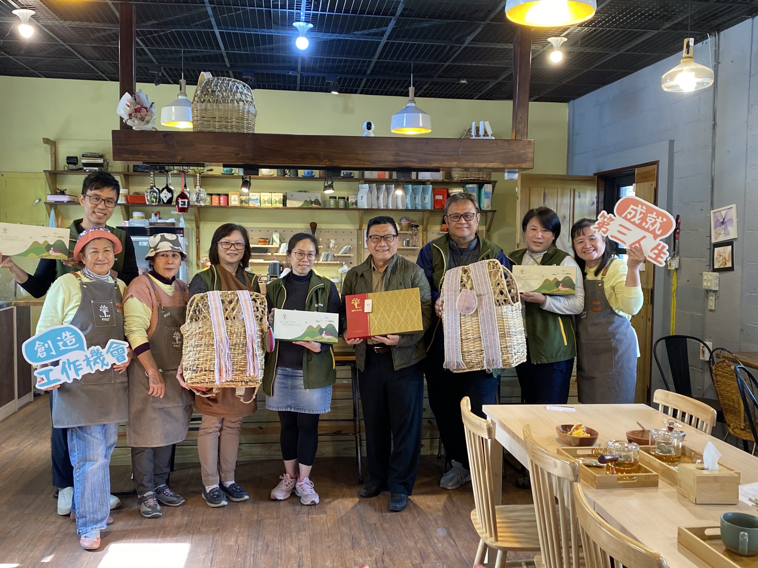 【芥菜種會推年節禮盒 幫助弱勢一起過好年】缩略图