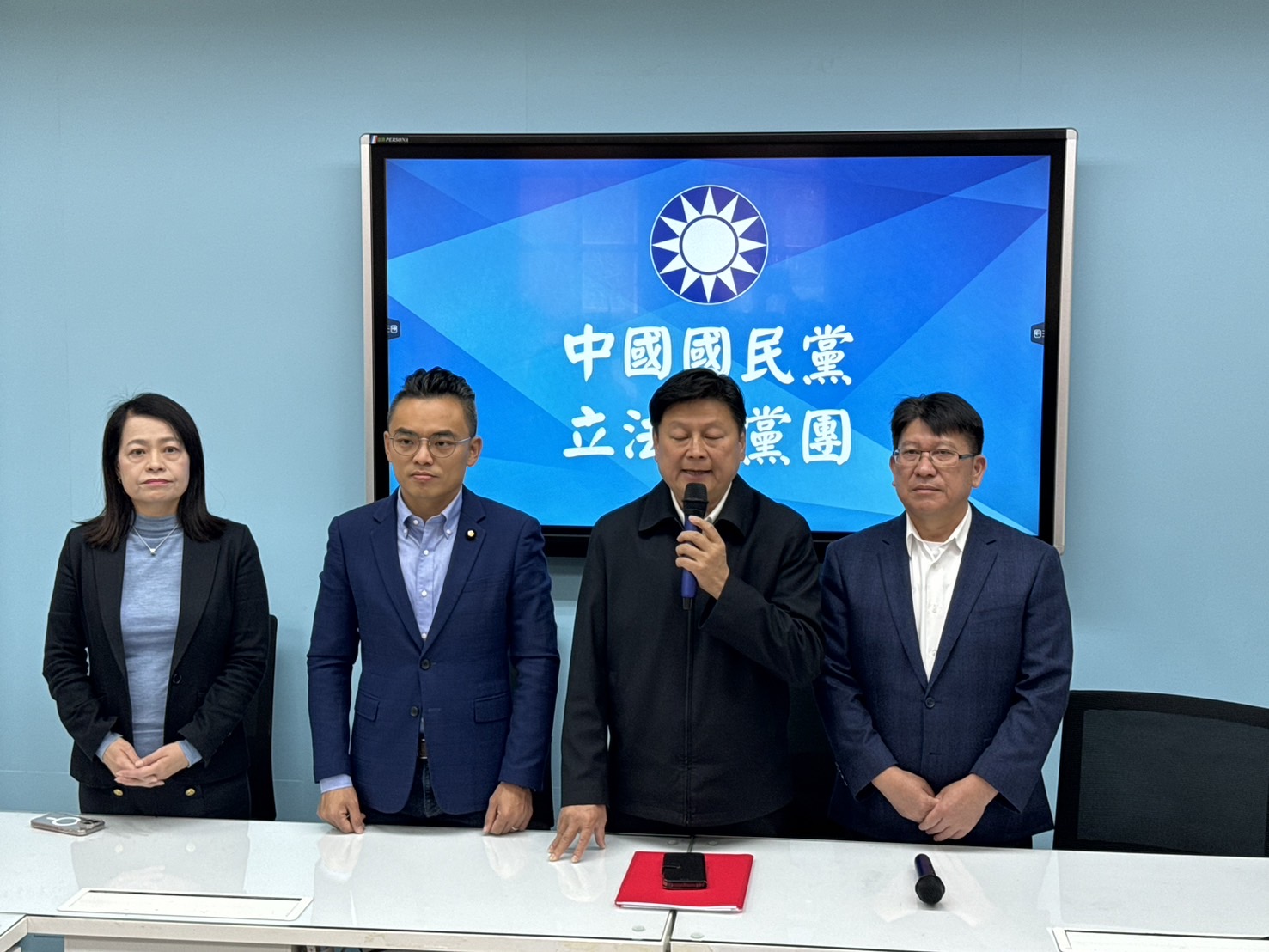 【民進黨應正視食安專案報告的需求 勇敢的站出來接受在野黨監督 傅崐萁：不斷地在文字上糾結、糾纏、糾葛毫無意義】缩略图