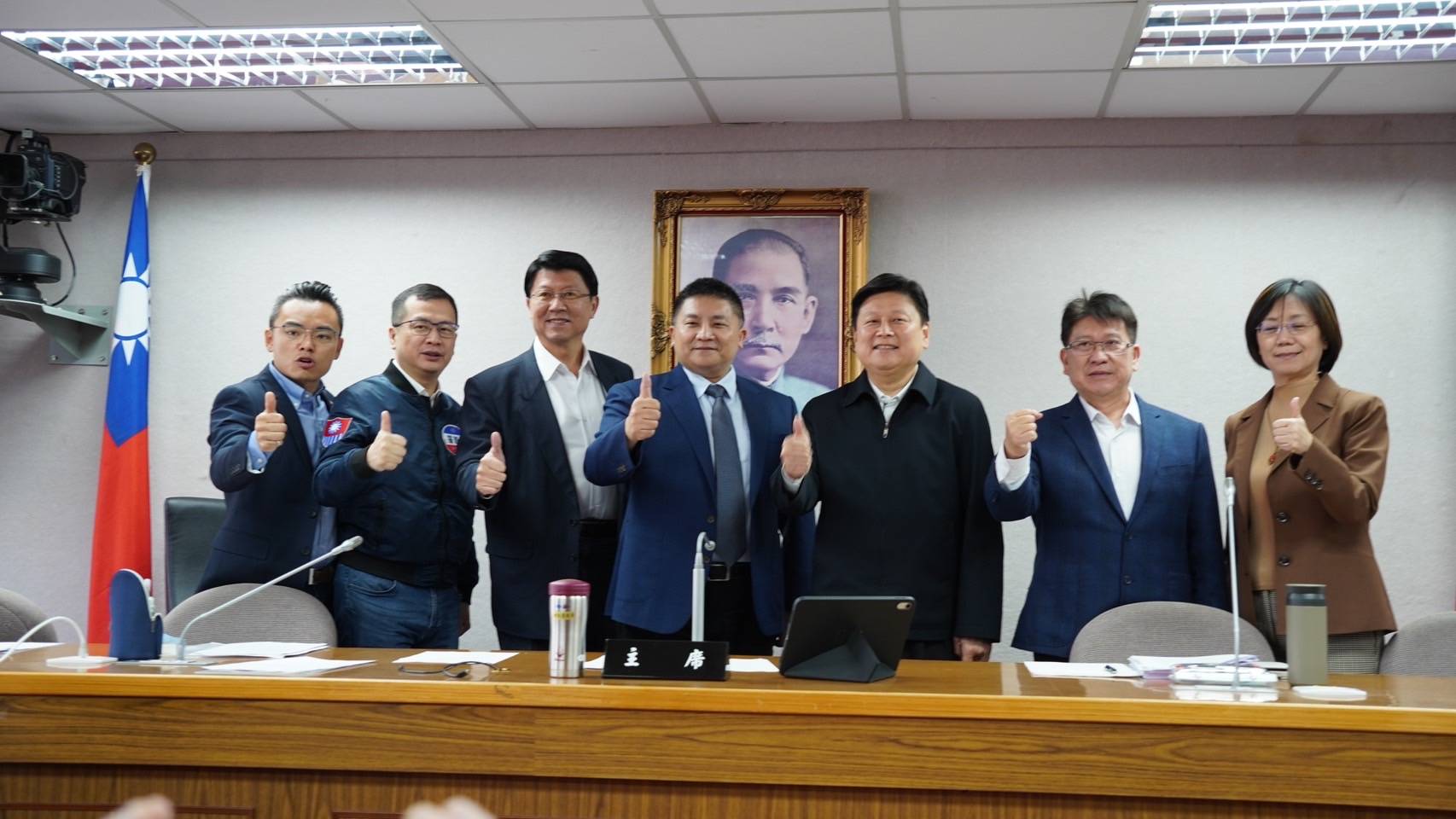 【監督執政黨是在野黨的天職 必須整合所有力量制衡民進黨 傅崐萁：本會期召委選舉結果展現國民黨的團結一致及民眾黨的高度誠意】缩略图