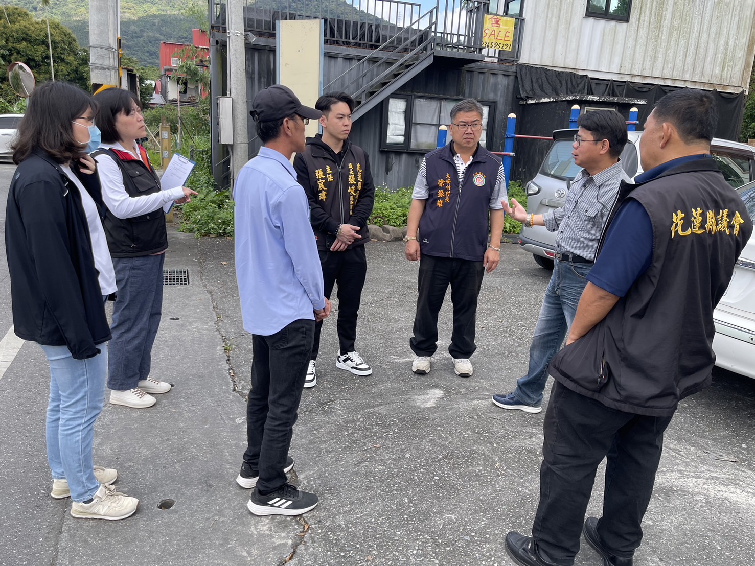 【光復鄉大安村活動中心深受無遮雨棚之苦 張峻議長邀集會勘研擬解決之道】缩略图