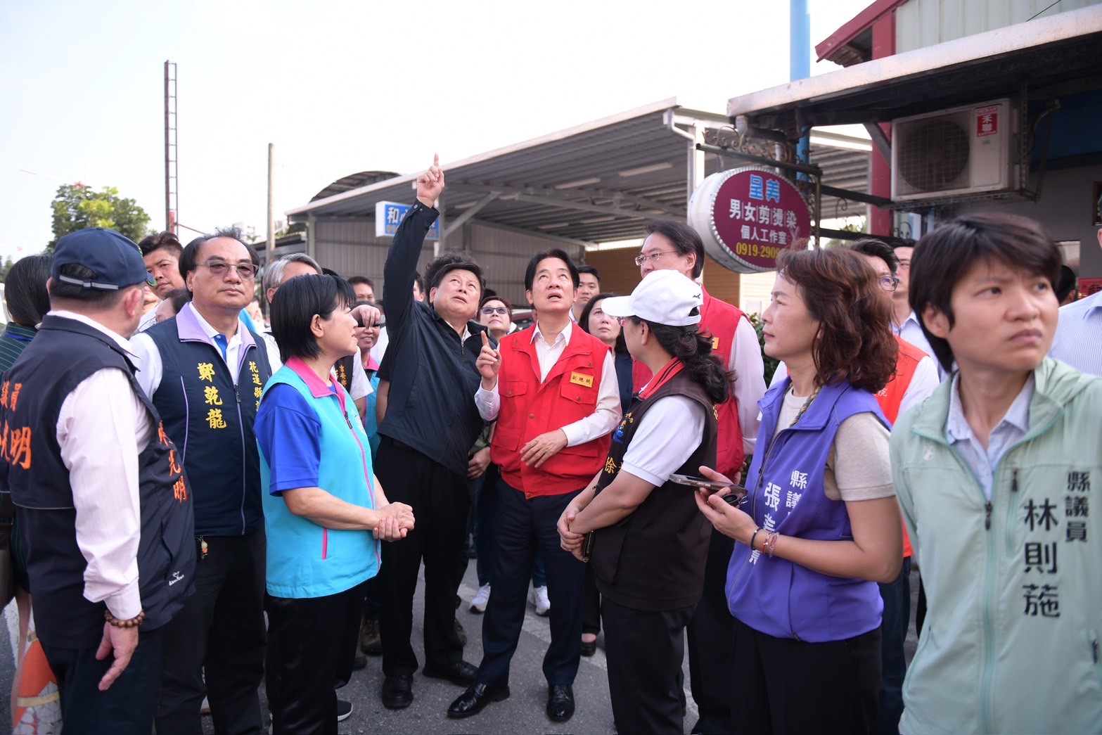 【餘震不斷 縣長徐榛蔚提醒民眾遠離天王星大樓及其他傾斜危險建築物】缩略图