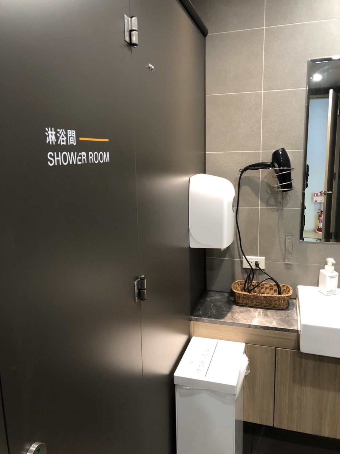 【花蓮縣旅館商業同業公會結合會員力量  提供受災民眾在等待安置之前免費熱水盥洗的服務】缩略图