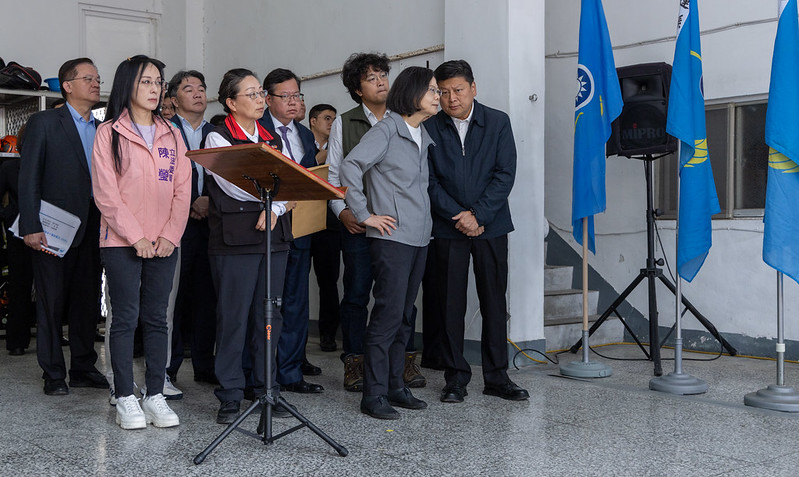 【視察花蓮前進指揮所 總統蔡英文：中央與地方持續密切合作 以最快速度執行災後復原及振興計畫 給花蓮最大支持】缩略图