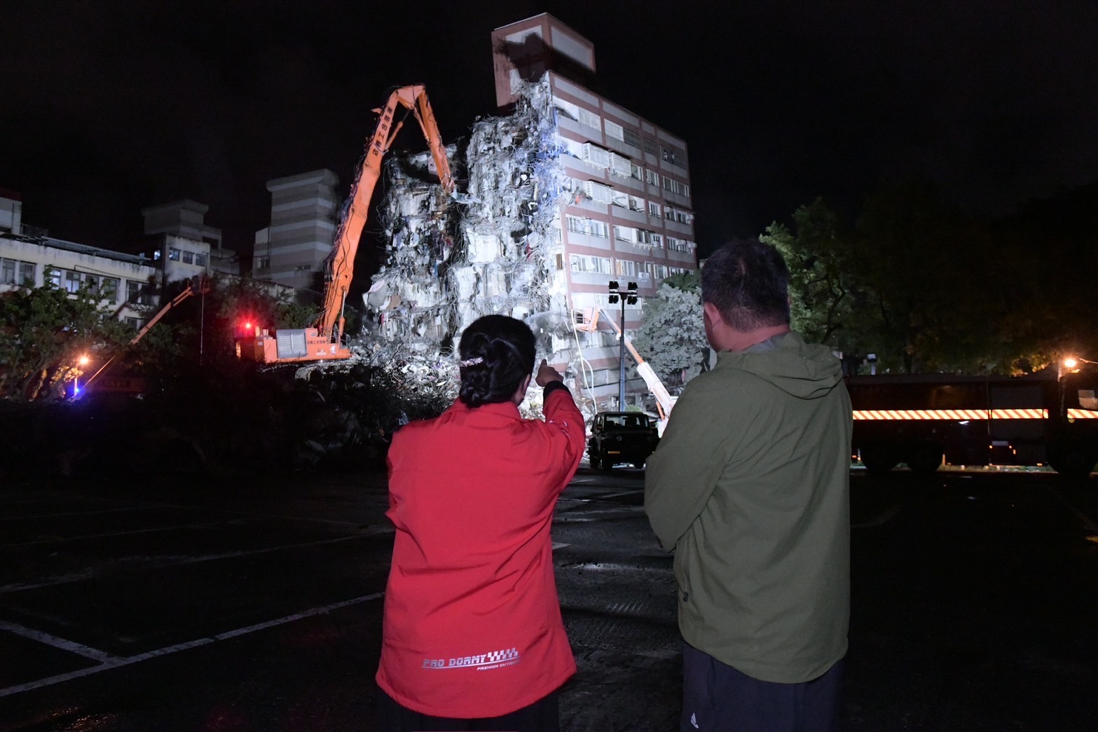 【徐榛蔚關心災後建築物拆除作業安全 期望拆除工程如期完成】缩略图