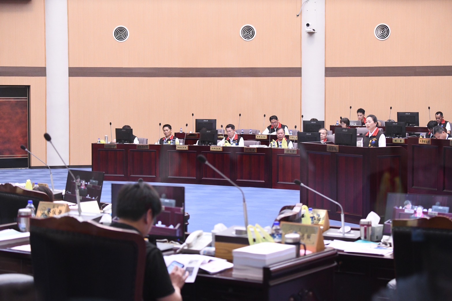 【花蓮縣議會第20屆第3期定期大會 縣長徐榛蔚施政總報告 感謝各界為賑災付出】缩略图