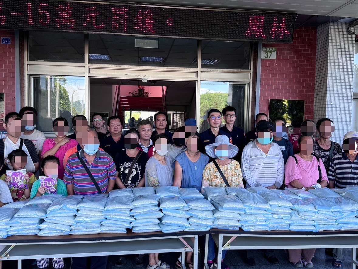 【立委傅崐萁及花蓮有機農業協會共同捐贈白米 助315戶弱勢家庭】缩略图