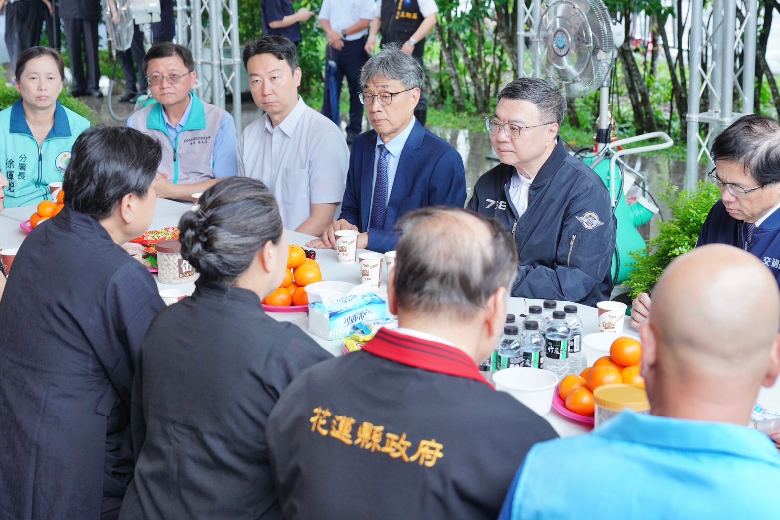 【縣長徐榛蔚、立法院國民黨團總召傅崐萁同為花蓮鄉親請命 建請行政院長卓榮泰加速提替代方案改善花蓮交通觀光困境 】缩略图