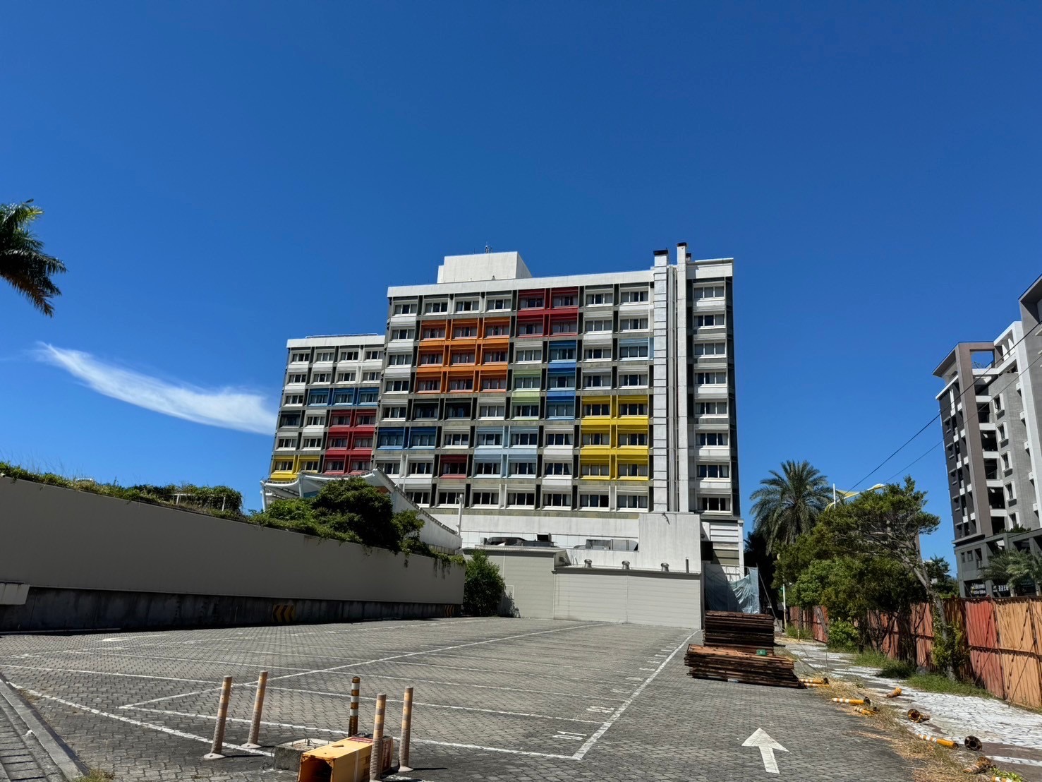 【花蓮翰品酒店7月31日展開為期四個月拆除工程 縣府提醒用路人注意用路安全】缩略图