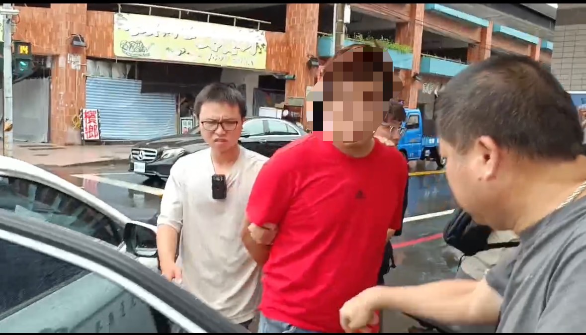 【吉安警與民眾聯手 一同查獲詐欺車手】缩略图