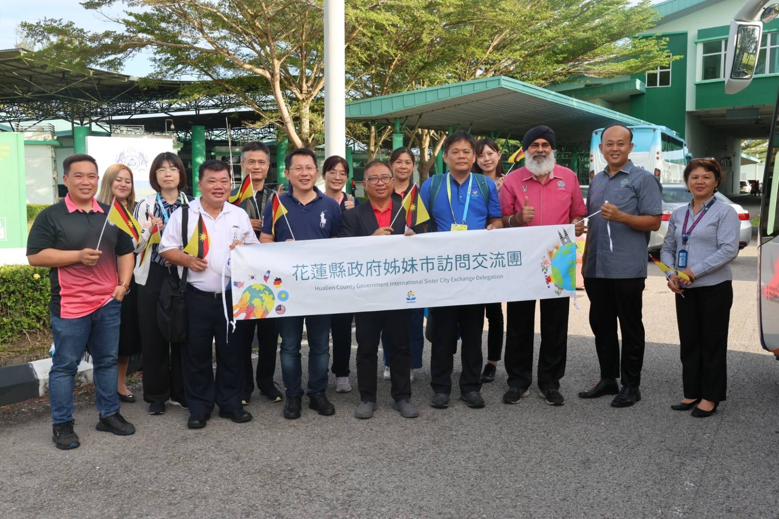 【花蓮縣政府率團拜會馬來西亞姊妹市 過境汶萊拜會駐汶萊台北經濟文化辦事處史亞平代表 參訪砂拉越州美里市】缩略图