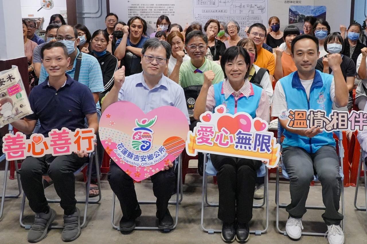 【游淑貞購助在地優質產品 暖送統帥大樓災戶過中秋】缩略图