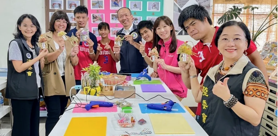【陸委會、移民署「到府服務、宅配愛」訪視深耕臺東的香港新住民許秋霞女士】缩略图