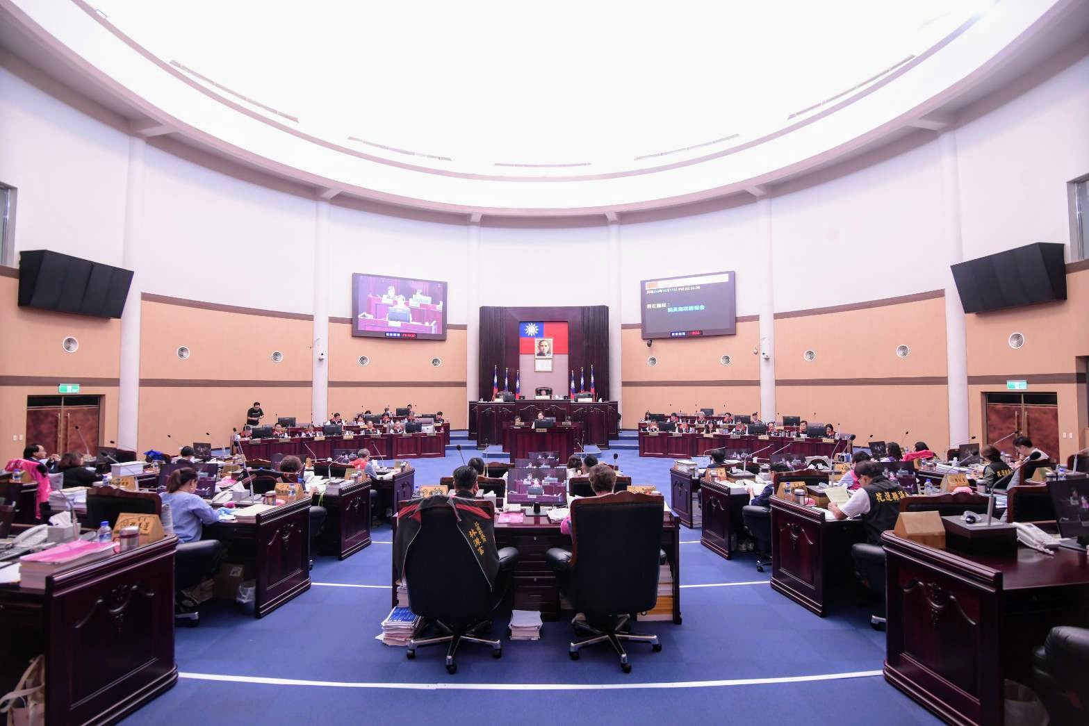 【花蓮縣議會第20屆第4期定期大會 徐榛蔚針對各面向施政成果及114年規劃進行施政總報告】缩略图