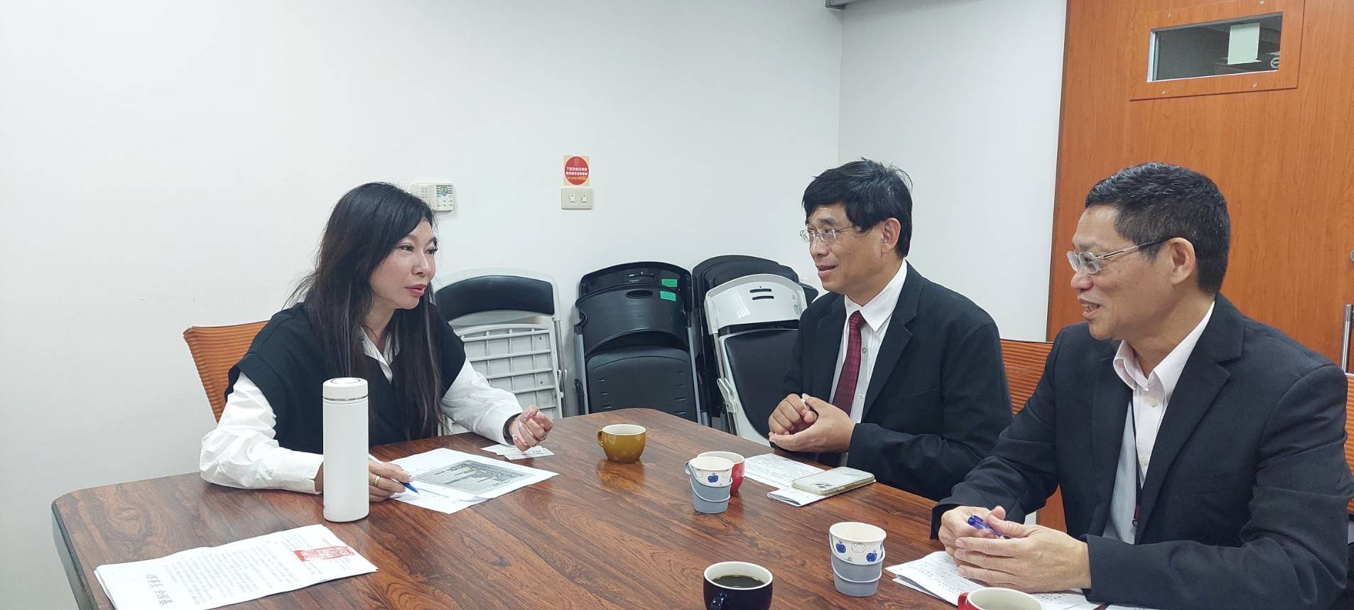 【凍漲電價 立委林憶君為花東居民發聲】缩略图