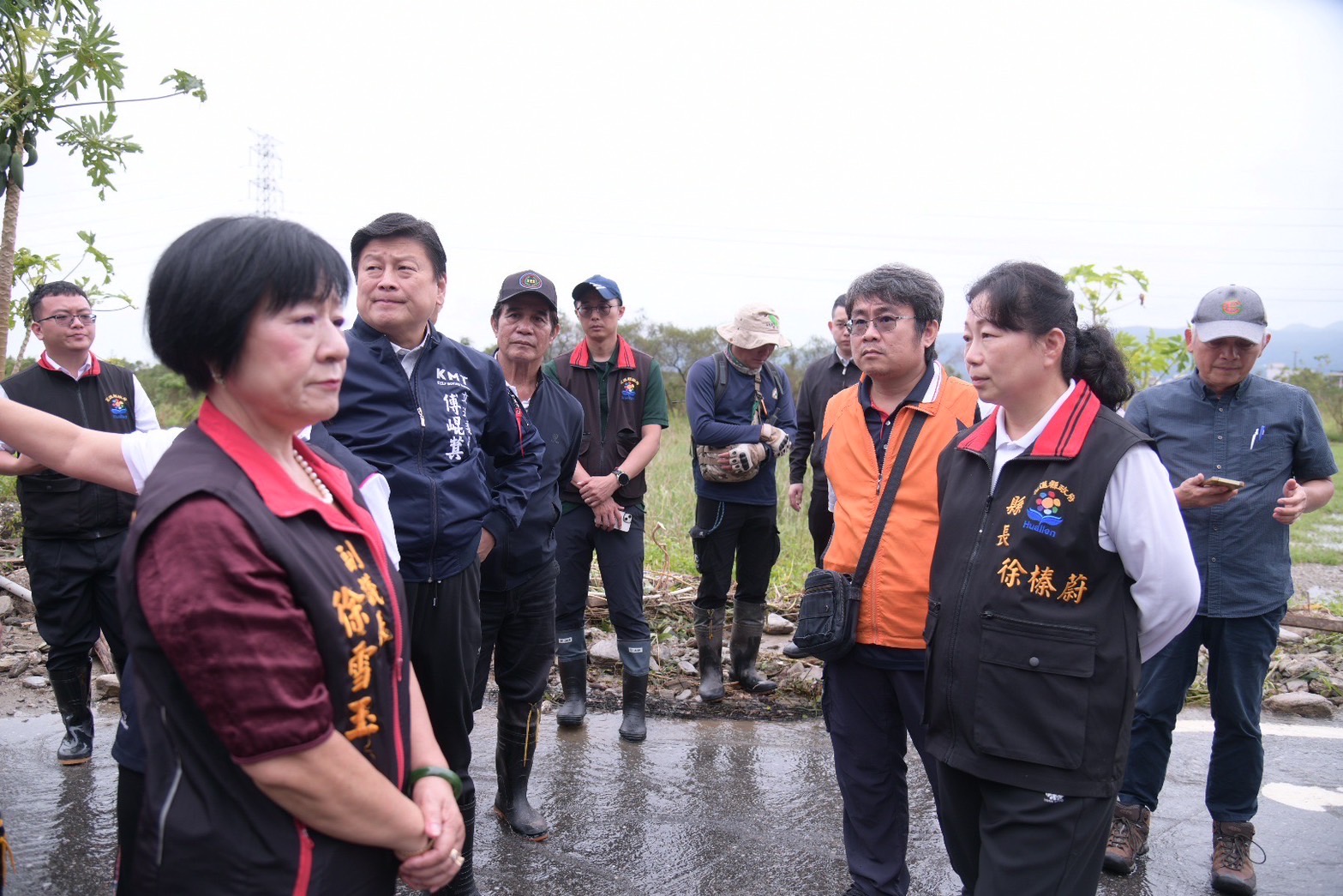 【康芮過境 徐榛蔚與立委傅崐萁持續勘災 前進秀林鄉及壽豐鄉 全力協助受災戶及農漁友度過難關】缩略图