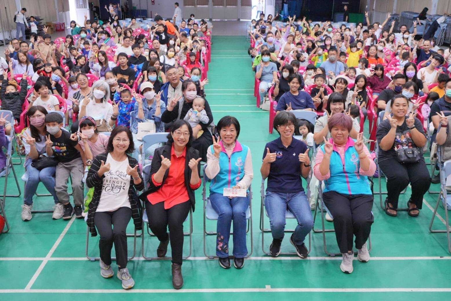 【吉安鄉邀東華幼教系劇團演出 游淑貞促進歡樂親情生活共學】缩略图