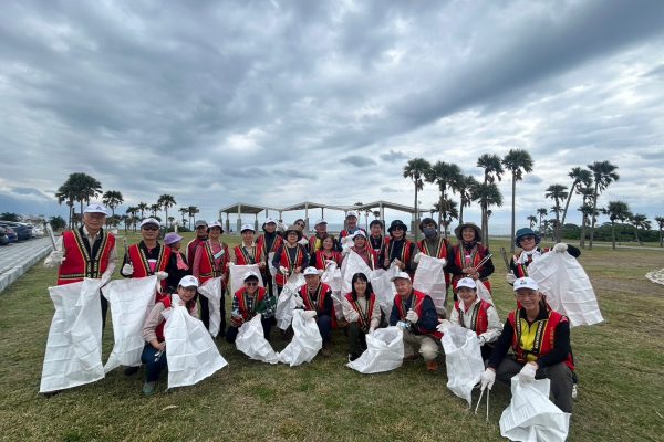 【花蓮觀光大使志工隊七星潭淨灘活動 守護觀光家園由我做起】缩略图