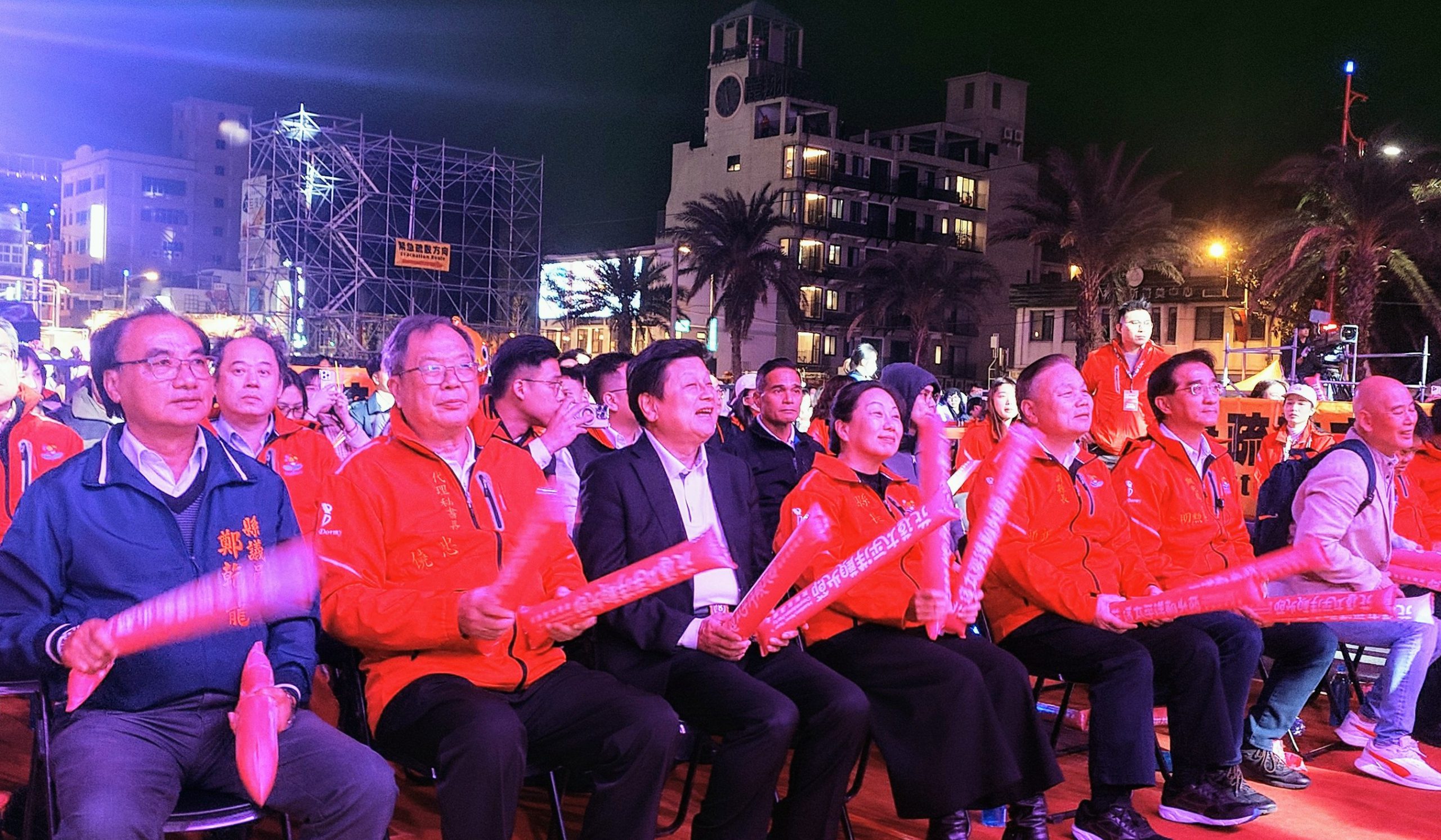 【「2024-2025花蓮太平洋觀光節跨新年演唱會」登場  徐榛蔚與立委傅崐萁趕場出席全縣跨年活動 與鄉親一起迎向百花齊放、繁花盛開的2025】缩略图