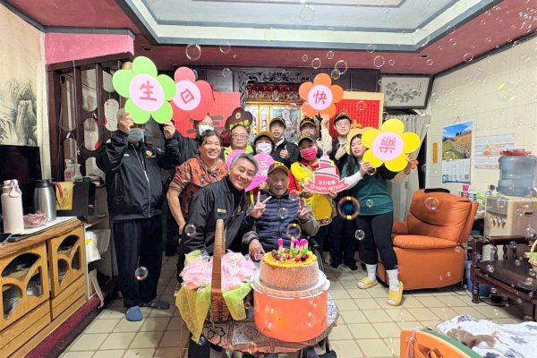 【四川廚師唐爺爺 百歲嵩壽】缩略图