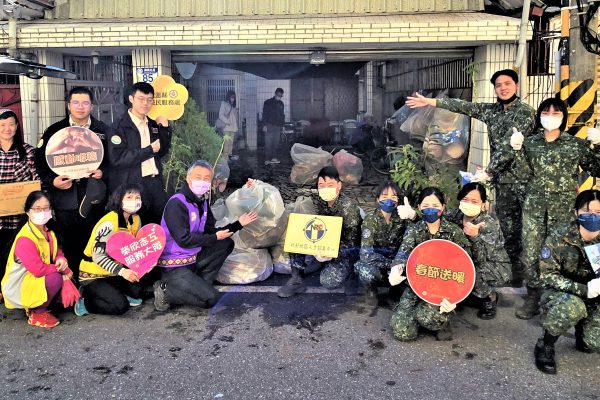 【把愛傳出去》花蓮榮民服務處關懷獨居長者 清消居家環境迎春節】缩略图