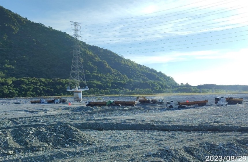 為提供花蓮一條安全的道路及河道花蓮縣政府積極辦理相關疏濬工程缩略图