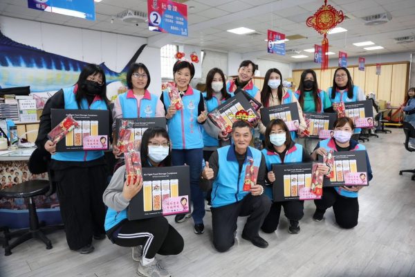 游淑貞向吉安鄉公所團隊辭歲送祝福 邀約鄉親初一至初五暢遊好客藝術村缩略图