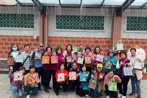 【繽紛吉安 蛇麼攏好新春產業市集 游淑貞創意營造百萬在地產業獲益】缩略图