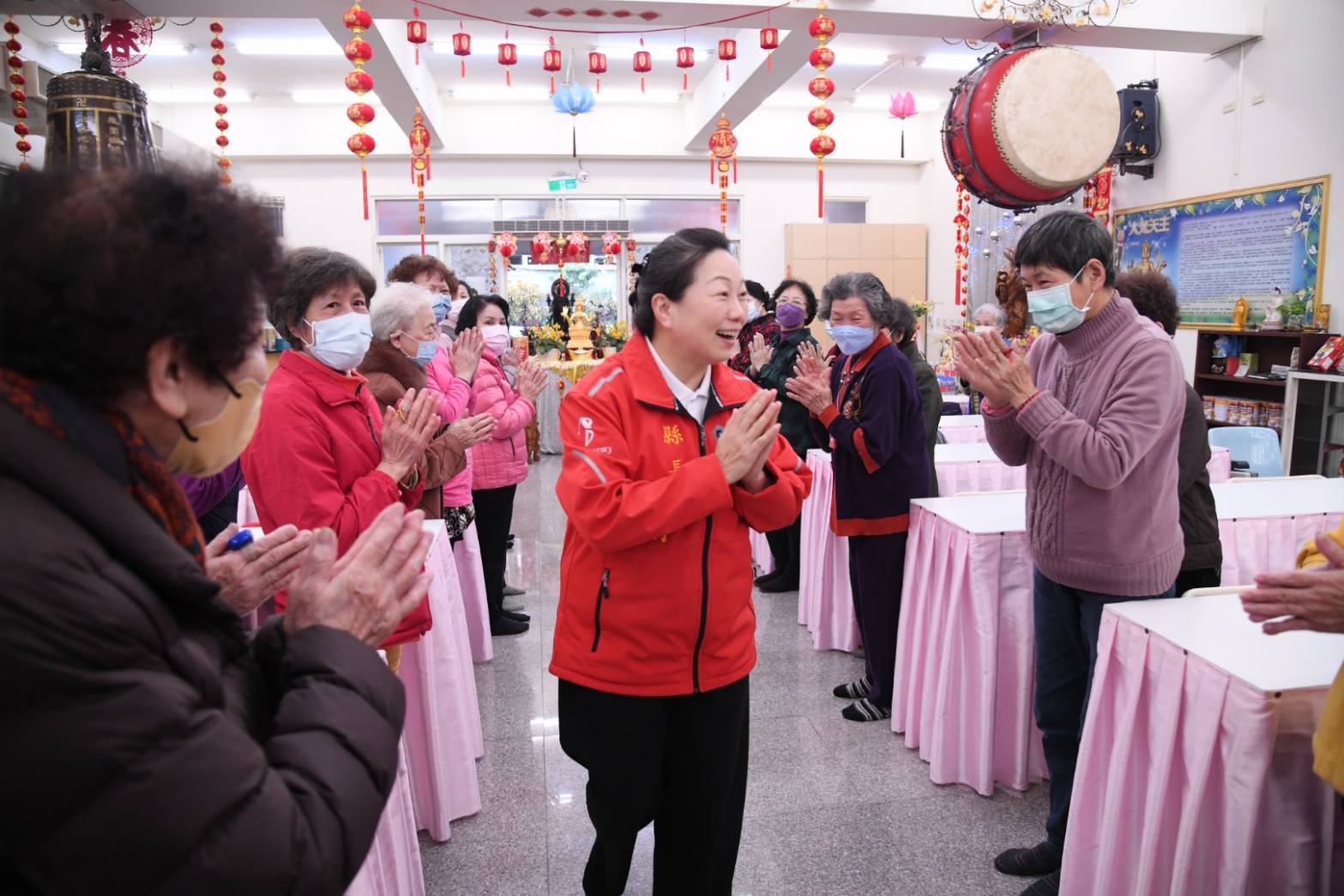【徐榛蔚率縣府團隊參拜花蓮市宮廟 祈求上蒼護祐花蓮安康無災】缩略图