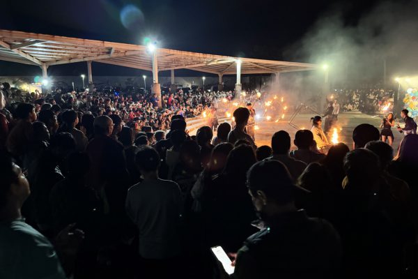 【「七星連珠」音樂會人潮爆滿 花蓮七星潭人山人海共享音樂盛宴】缩略图