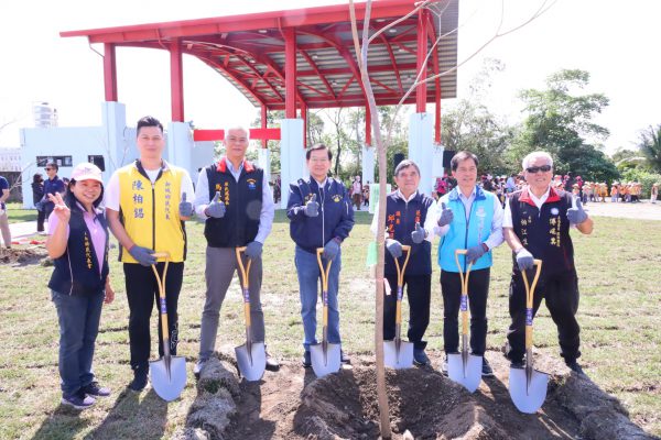 【幸福新城植樹節活動 何禮臺感謝數個團體與鄉親共同綠化新城好家園】缩略图