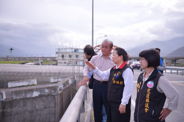 【縣長徐榛蔚會勘無尾溪排水三期工程 完成預力樑設置 進度超前 預計將全面強化防洪能力】缩略图