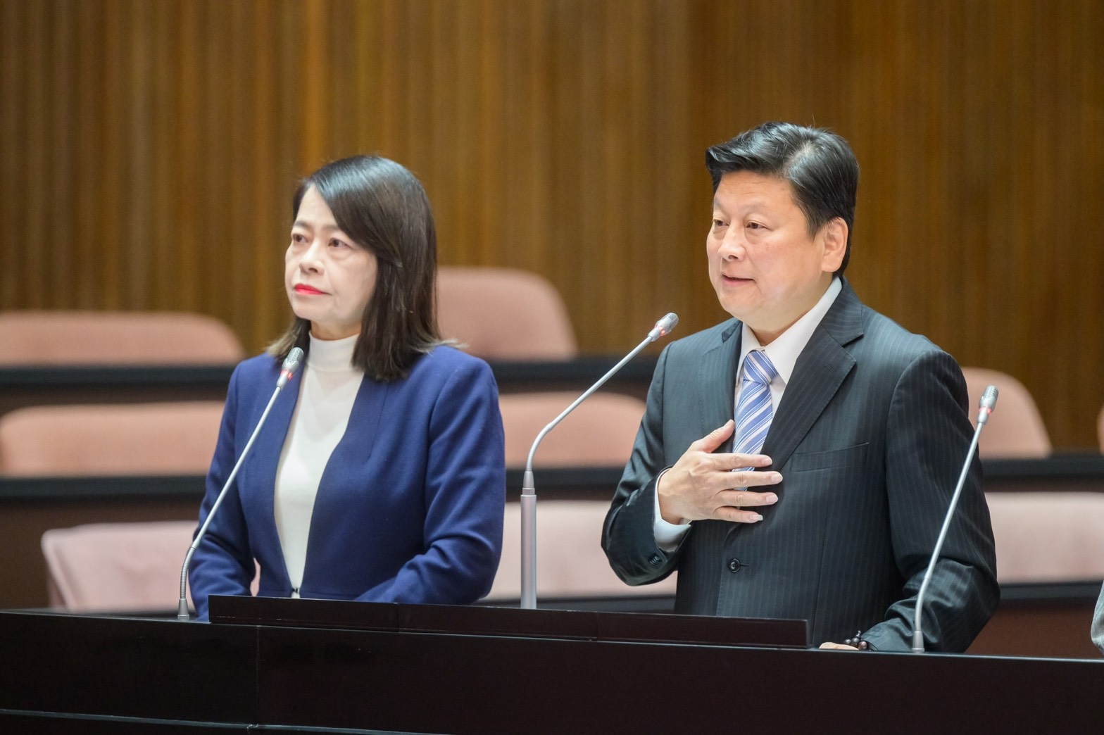 【政治迫害？！》傅崐萁、徐榛蔚花蓮官邸遭搜索！？ 疑與競選小物舊案有關】缩略图