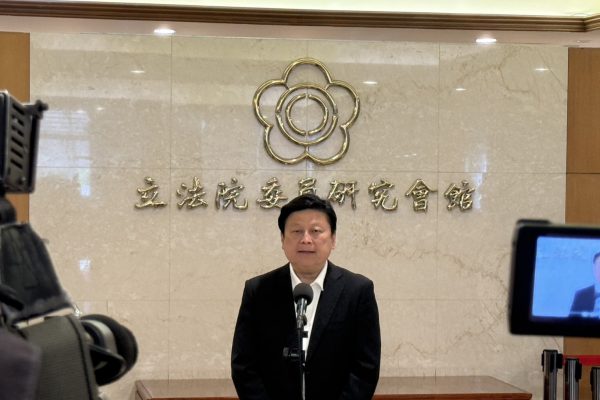 【陸配補件風暴 傅崐萁要求政府條列式公告 人民有所依循】缩略图