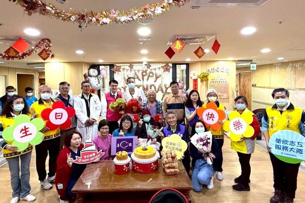 【超級人瑞時常鳳奶奶110歲慶生會 溫情暖人心】缩略图