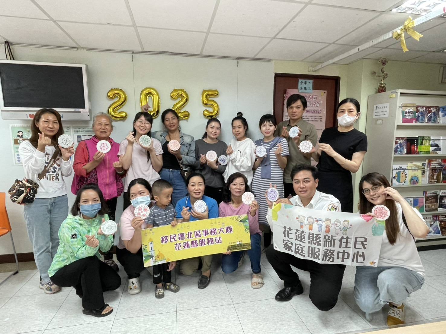 【色彩曼陀羅手繪「心」生活 移民署溫馨舉辦新住民創作課程】缩略图
